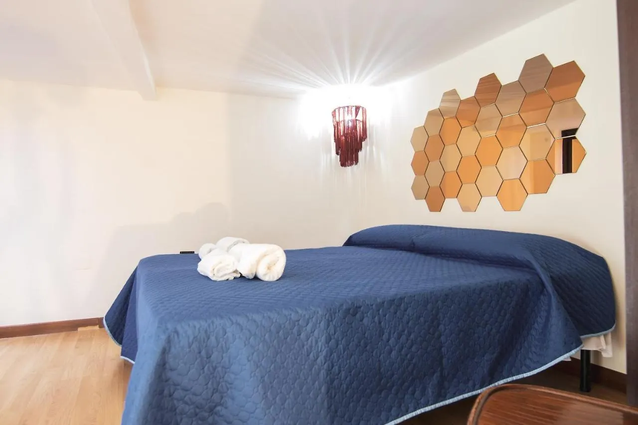 Centro Storico Garibaldi Guest House ナポリ イタリア